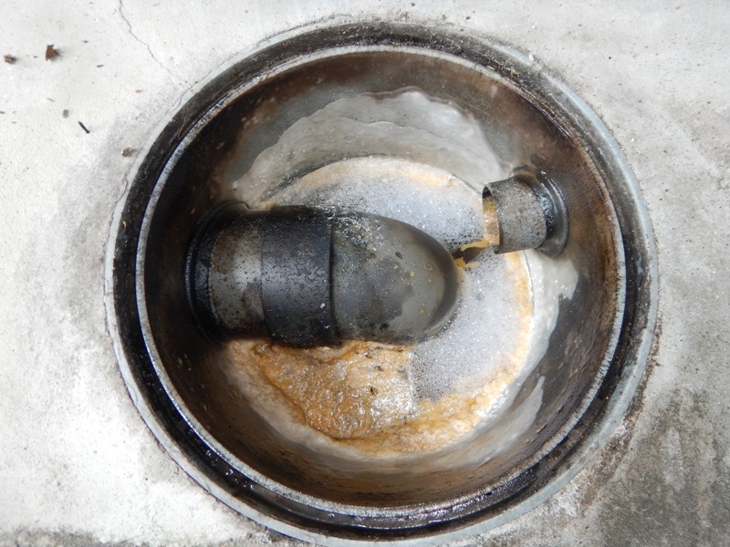 施工前3-排水ます・排水管高圧ジェット洗浄